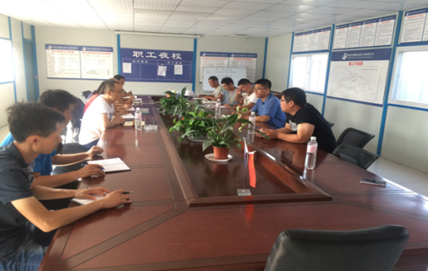 炎炎夏日送清涼，慰問一線勞動(dòng)者(圖1)