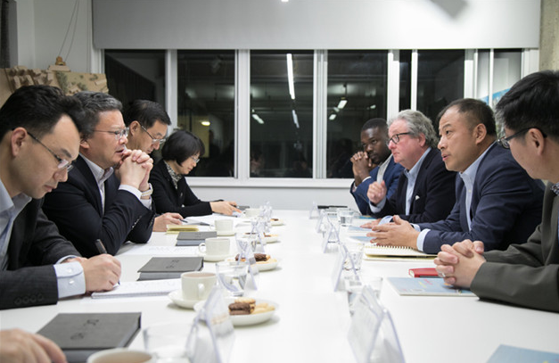 青島市長孟凡利對德才集團(tuán)英國DC-HD設(shè)計院走訪調(diào)研(圖1) 青島市長孟凡利對德才集團(tuán)英國DC-HD設(shè)計院走訪調(diào)研(圖1)