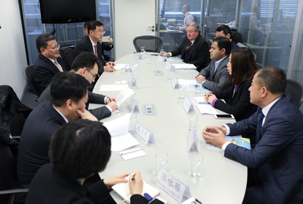 青島市長孟凡利對德才集團(tuán)英國DC-HD設(shè)計院走訪調(diào)研(圖5) 青島市長孟凡利對德才集團(tuán)英國DC-HD設(shè)計院走訪調(diào)研(圖5)