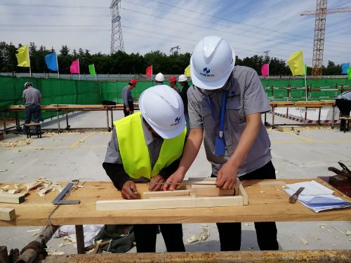 城陽區(qū)舉辦建筑業(yè)職業(yè)技能大賽 比學趕幫超展工匠精神(圖7)