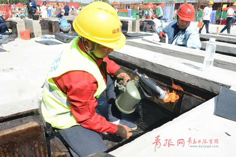 比速度拼質(zhì)量！青島農(nóng)民工建筑技能大比拼(圖2)