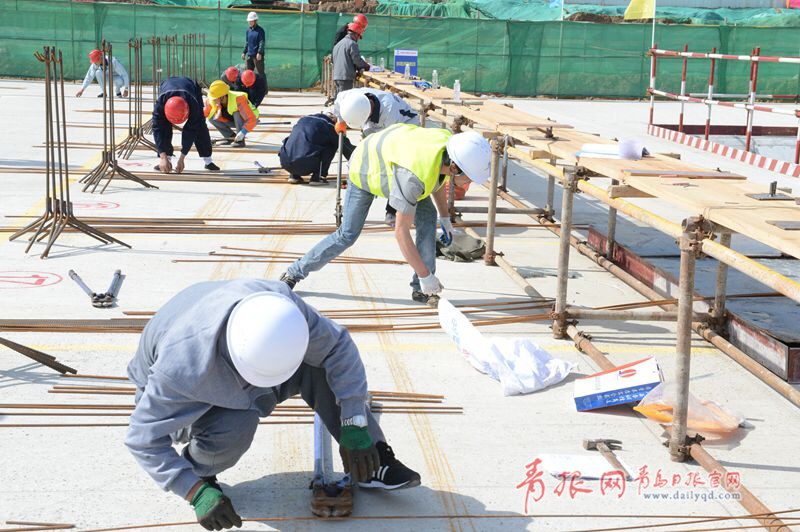 比速度拼質(zhì)量！青島農(nóng)民工建筑技能大比拼(圖3)
