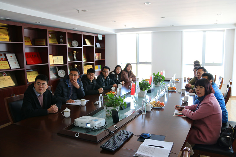 青島園林技術學校師生到訪中建聯(lián)合推進校企合作(圖1)