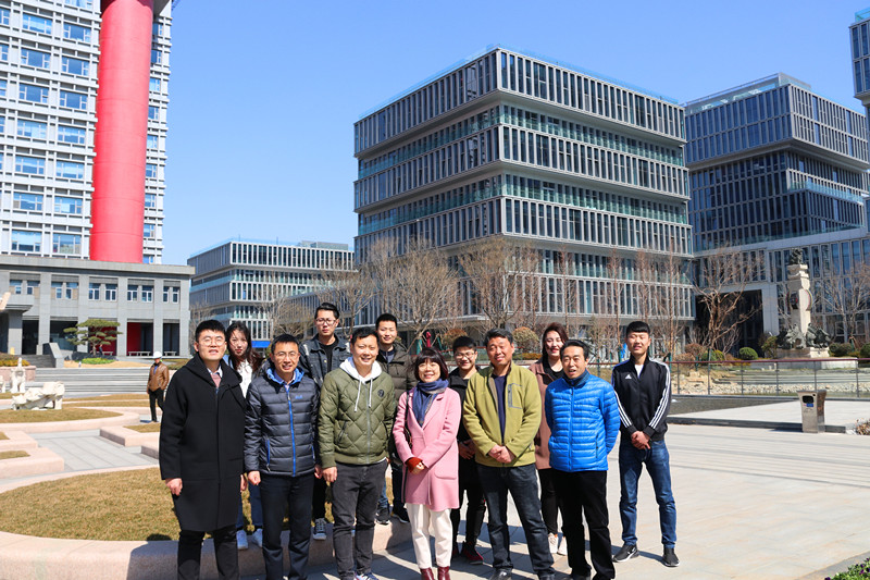 青島園林技術學校師生到訪中建聯(lián)合推進校企合作(圖2)