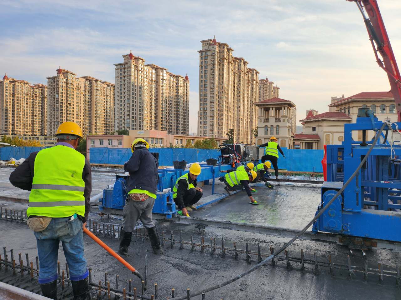 科技賦能 | 中建聯(lián)合實現(xiàn)UHPC新型科技材料在重慶路快速路工程成功應用(圖3)